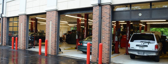 AAA Johns Creek Car Care Plus is one of สถานที่ที่ Chester ถูกใจ.