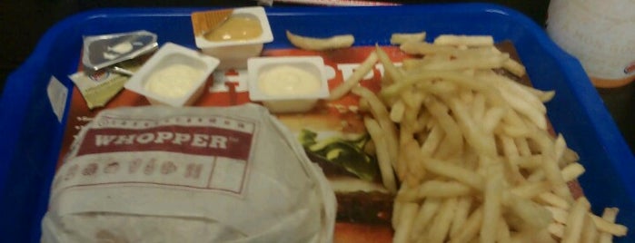 Burger King is one of Tempat yang Disukai Sinem.