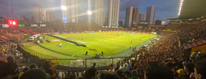 Estádio Adelmar da Costa Carvalho (Ilha do Retiro) is one of Lugares guardados de JRA.