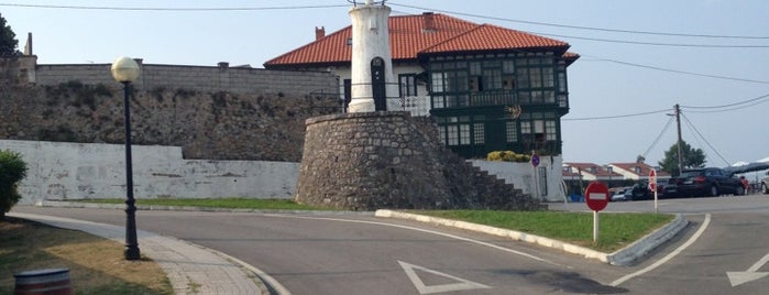 El Faro De Comillas is one of Lugares favoritos de Jesus.