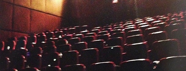 Greenbelt 3 Cinemas is one of Lieux qui ont plu à Rheena.