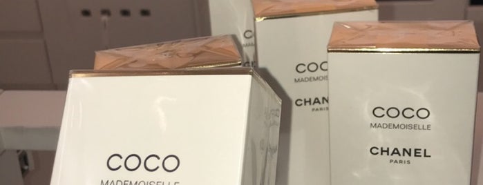 CHANEL FRAGRANCE & BEAUTY is one of Las Vegas.