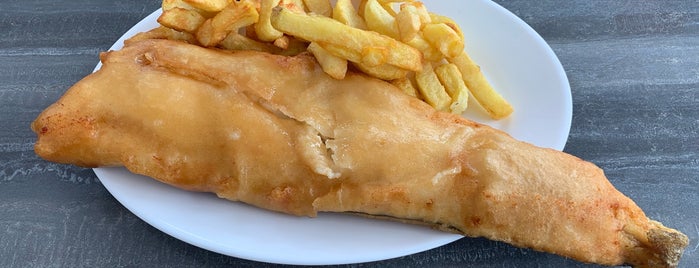 Roy's Fish & Chips is one of Locais curtidos por Томуся.