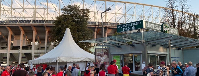 Würstelstand beim Ernst Happel Stadion is one of Würstelstände In Wien.