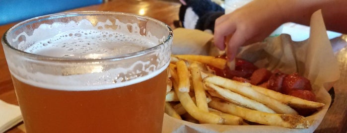 Ogden Tap Room is one of Todd'un Beğendiği Mekanlar.