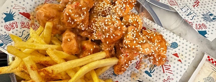 Salt Fried Chicken is one of İstanbul burger.