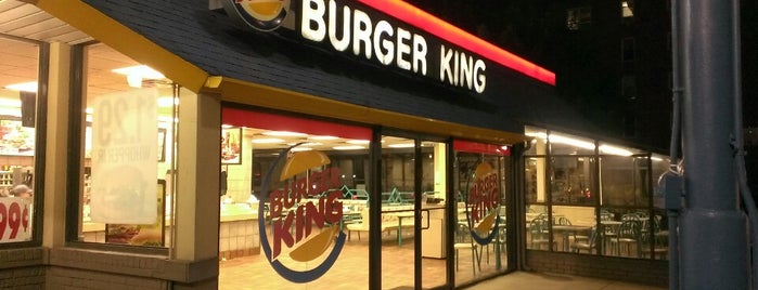 Burger King is one of Locais curtidos por Wailana.