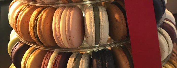 Le Macaron Boutique is one of Locais curtidos por Daf.