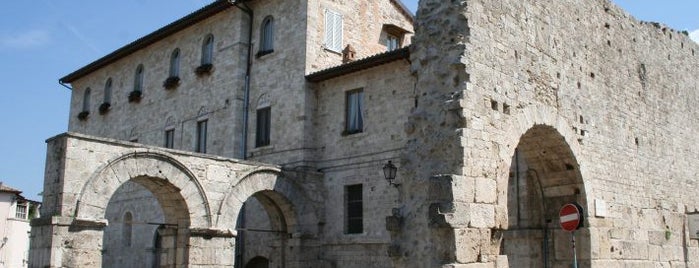 Porta Romana is one of Top 50 Check-In Venues Ascoli Piceno.
