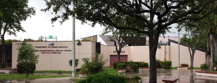 Culmer Neighborhood Service Center is one of Overtown.