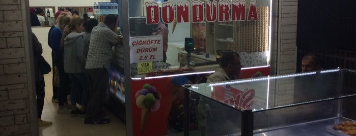 Özmaraş Dondurma is one of 🆉🅴🆈🅽🅴🅻'ın Kaydettiği Mekanlar.