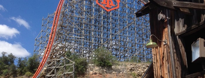Iron Rattler is one of Andresさんのお気に入りスポット.