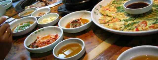 Hanwoori Korean Restaurant (한우리) is one of 人はおいしいものを求め、どこまで行動できるか 。.