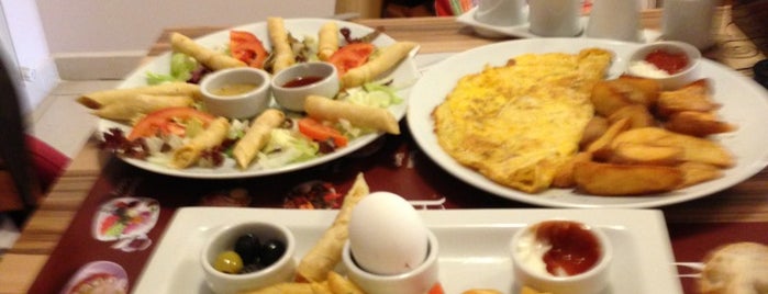 Best Simit Cafe & Restaurant is one of Tempat yang Disukai Barış.