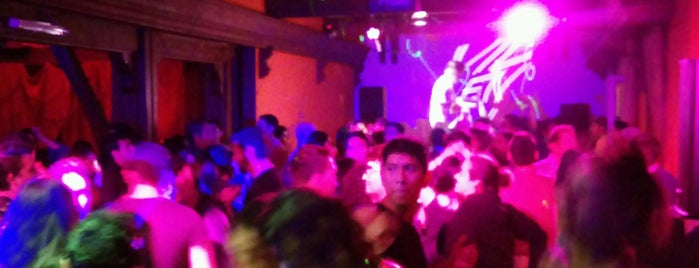 Gaz-Gaz Social Club is one of Valdivia Nightlife.
