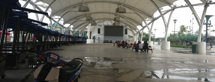 i-City Big Screen is one of Tempat yang Disukai ꌅꁲꉣꂑꌚꁴꁲ꒒.
