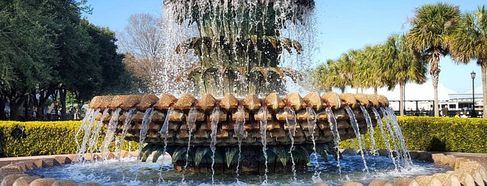 Charleston Harbor Club is one of Lugares favoritos de Brian.