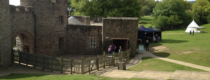 Beeston Castle and Woodland Park is one of Carl'ın Beğendiği Mekanlar.