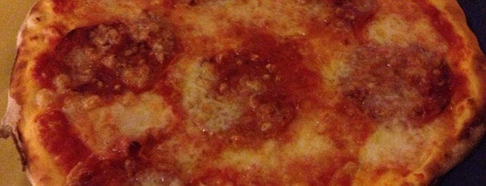 Osteria Pizzeria Tarcento 21 is one of Hicranさんのお気に入りスポット.