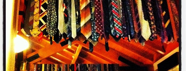 Adega das Gravatas is one of Sítios.