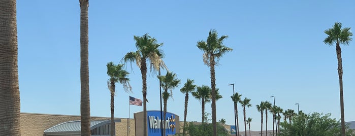 Walmart Supercenter is one of Orte, die Massimo gefallen.