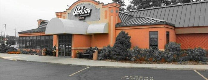 Perkins Restaurant & Bakery is one of Breakfast Around the Circle [City].