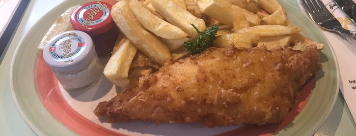 Poppies Fish & Chips is one of Locais curtidos por Sara.