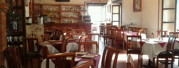 Restaurante - Bar El Atrio is one of Tempat yang Disukai Chris.