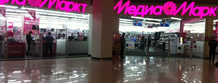 Media Markt is one of สถานที่ที่ Vlad ถูกใจ.