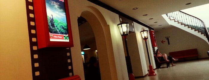 Cine Palace is one of สถานที่ที่ Nuria ถูกใจ.