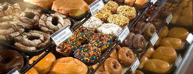 LaMar's Donuts and Coffee is one of Posti che sono piaciuti a Alison.