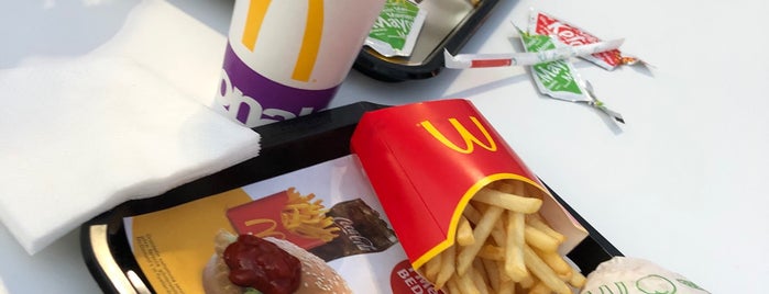 McDonald's is one of Lieux qui ont plu à Sam.