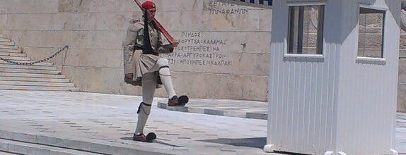Piazza Syntagma is one of Posti che sono piaciuti a Jay.