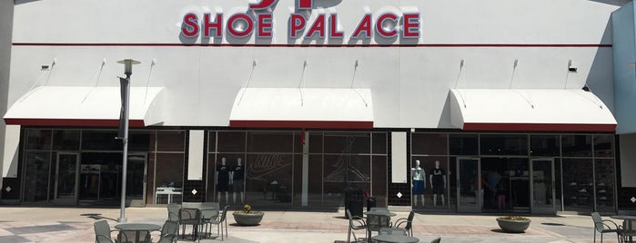 Shoe Palace is one of Tanerさんのお気に入りスポット.