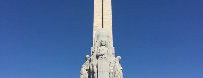 Monumento alla Libertà is one of Posti che sono piaciuti a Ruslan.