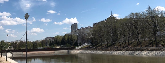 Парк «Чёрное озеро» is one of Orte, die Ruslan gefallen.