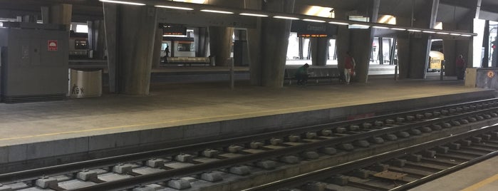 Metro Campanhã [A,B,C,E,F] is one of Orte, die Ruslan gefallen.