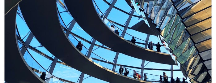 Reichstagskuppel is one of Tempat yang Disukai Ruslan.