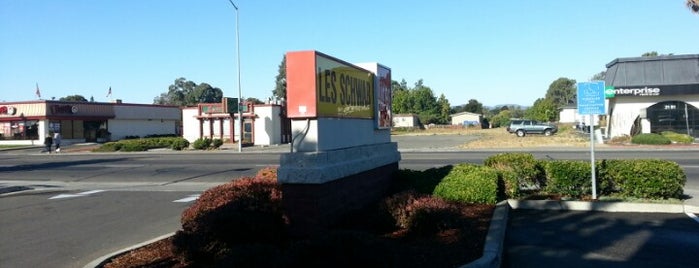 Les Schwab Tire Center is one of Duplicates.
