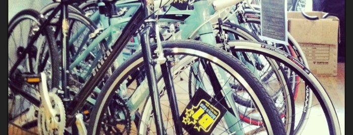 B1 Bicycles is one of Posti che sono piaciuti a rebecca.