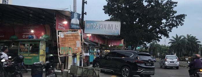 Mitra Kuliner Anggrek Loka is one of Tempat yang Disukai Hendra.