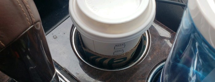 Starbucks is one of Tempat yang Disukai Jeremy.