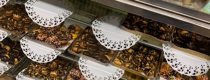 Moishe's Bake Shop is one of Nowy Jork.