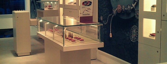 Pandora Concept Store Nisantasi is one of Lugares favoritos de Anil.