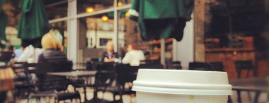 Starbucks is one of Locais curtidos por Rafi.