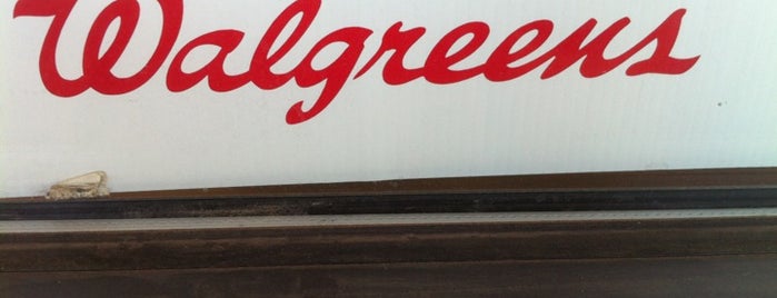 Walgreens is one of Lieux qui ont plu à Laurie.