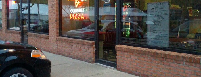 Anthony's Gourmet Pizza is one of Locais curtidos por PJ.