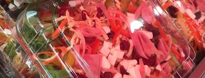 Delicius Salads is one of Locais curtidos por Maribel.