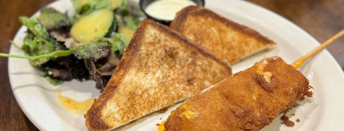 Müllers Famous Fried Cheese Café is one of USA.