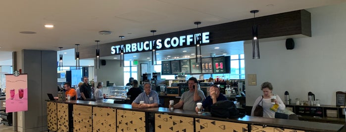 Starbucks is one of Matthew : понравившиеся места.